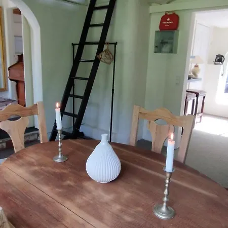 Bed & Breakfast 2 Personer Inkl Morgenkomplet Og Adgang Til 6 Svommehaller